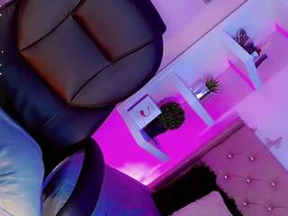 EvaaMooree nude in hot Live Sex Chat