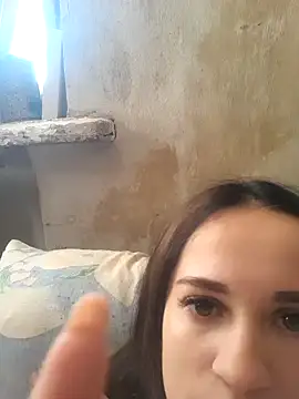 Juli2829 naked stripping on cam for live sex video chat