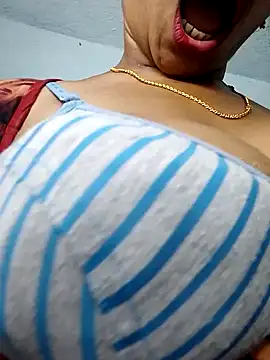 Lovelyrani1 naked stripping on cam for live sex video chat