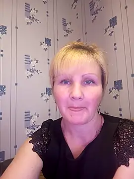 QueenLove401 naked stripping on cam for live sex video chat
