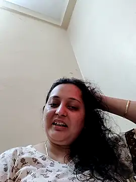 Sajida450 naked stripping on cam for live sex video chat
