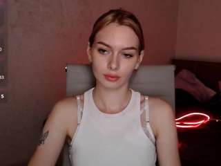 SuziLovee nude in hot Live Sex Chat