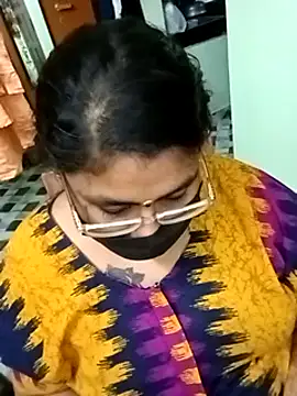 Swetha_mallu naked stripping on cam for live sex video chat