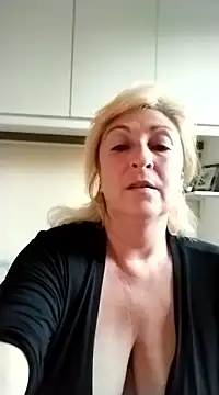 beatricesexy naked stripping on cam for live sex video chat