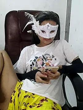 Bengali_Queen18 naked stripping on cam for live sex video chat