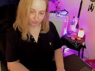 femmeMAGGIE nude in hot Live Sex Chat