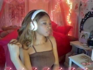 Lily of the Valley nude in hot Live Sex Chat