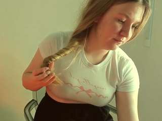 Mia-Elfe nude in hot Live Sex Chat