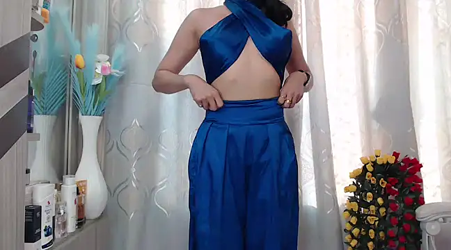 rose_darlinggg naked stripping on cam for live sex video chat