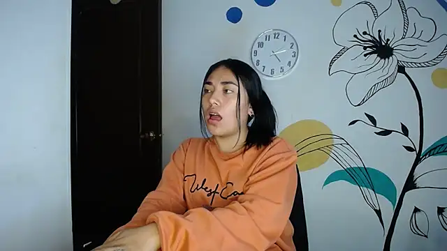 Sisi-Rose naked stripping on cam for live sex video chat