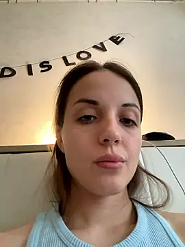 AmiLavs naked stripping on cam for live sex video chat