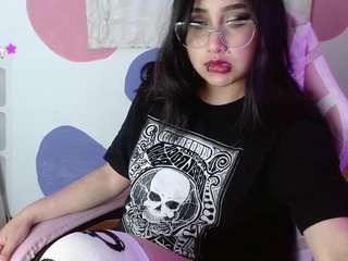 EmysLP nude in hot Live Sex Chat