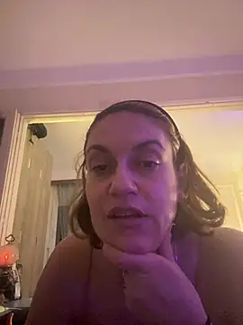 _linarose naked stripping on cam for live sex video chat