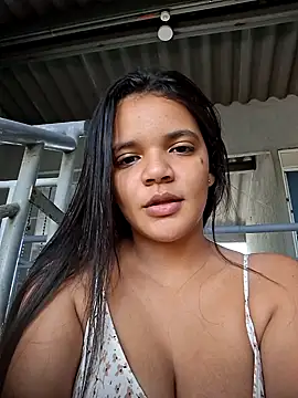 manu_elaa naked stripping on cam for live sex video chat