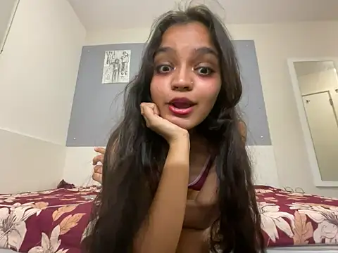 AlanaXSexyy naked stripping on cam for live sex video chat