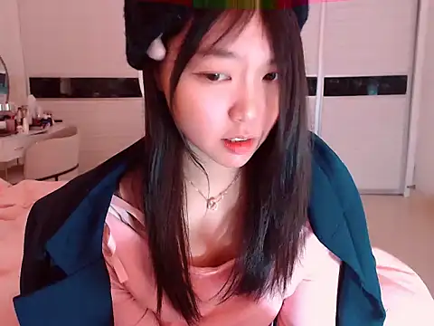 Dou-Yayaya naked stripping on cam for live sex video chat