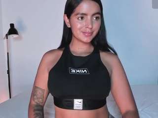 L a u r a nude in hot Live Sex Chat