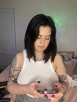 _naomidiz naked stripping on cam for live sex video chat