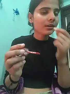 Reena450 naked stripping on cam for live sex video chat