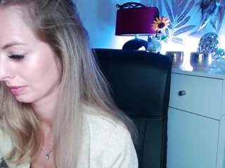 ValerieDesire nude in hot Live Sex Chat