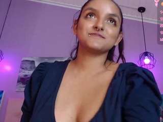 Bella-Turner nude in hot Live Sex Chat