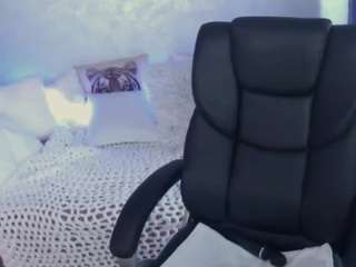 LilyFoxyy nude in hot Live Sex Chat