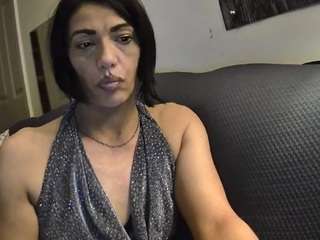 LucciaM nude in hot Live Sex Chat