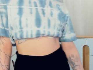 LynnaBraund nude in hot Live Sex Chat