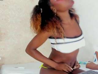 SARAA-COLLIINS nude in hot Live Sex Chat