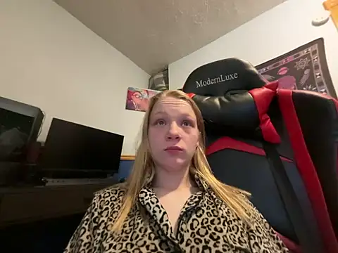 Daddyssllut naked stripping on cam for live sex video chat