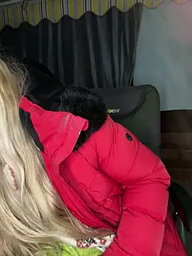 SherryOutdoor1 naked stripping on cam for live sex video chat