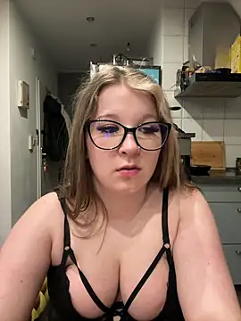 SweetTeenGirl naked stripping on cam for live sex video chat