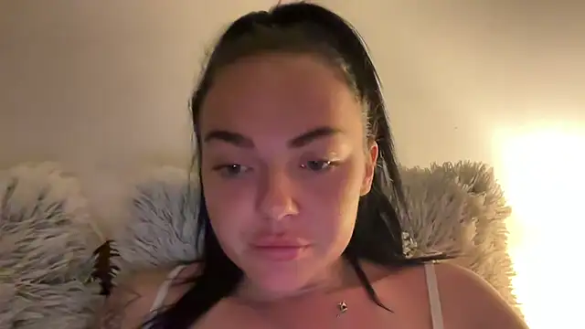 YorkshireLass naked stripping on cam for live sex video chat