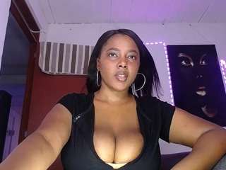 ysselaBod nude in hot Live Sex Chat