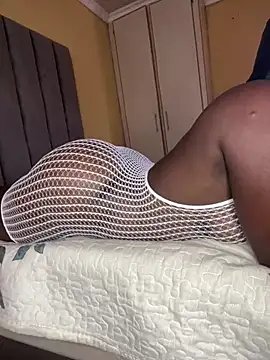 BigRound-Bootayy naked stripping on cam for live sex video chat