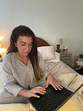 Caseybaby naked stripping on cam for live sex video chat