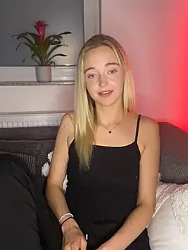 itsemmmy naked stripping on cam for live sex video chat