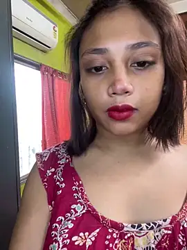Prettybitchfucksu naked stripping on cam for live sex video chat