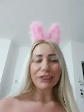 visnjica naked stripping on cam for live sex video chat