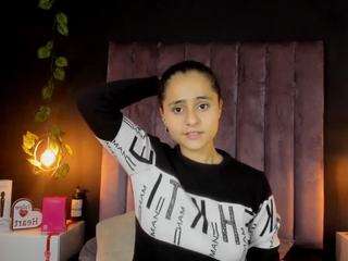 Giselle-Roldan nude in hot Live Sex Chat