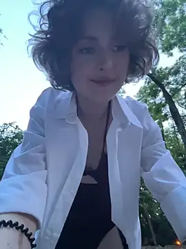 KellyKeler naked stripping on cam for live sex video chat