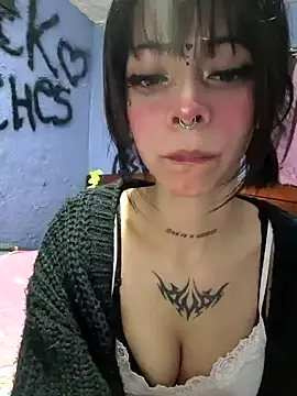 kiittyselenita naked stripping on cam for live sex video chat