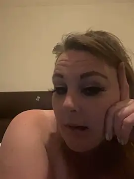laceygreen naked stripping on cam for live sex video chat