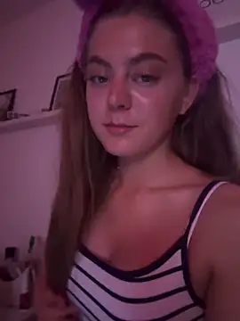 YoungLeo2006 naked stripping on cam for live sex video chat