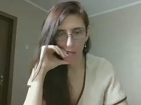 CandiCole naked stripping on cam for live sex video chat
