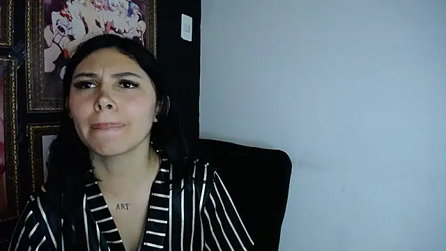 katy_lenah naked stripping on cam for live sex video chat