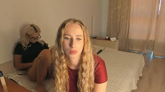 sexyGirlsss naked stripping on cam for live sex video chat