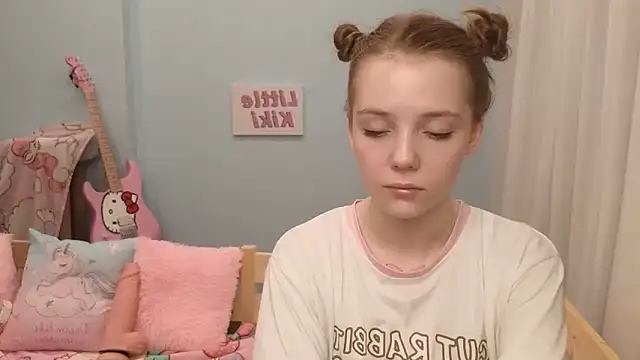 PrincessLittleKiki naked stripping on cam for live sex video chat
