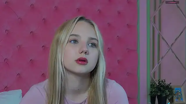 Sky_Cutie naked stripping on cam for live sex video chat