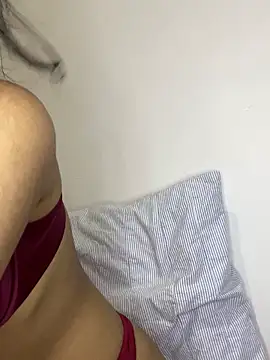Elinacam naked stripping on cam for live sex video chat